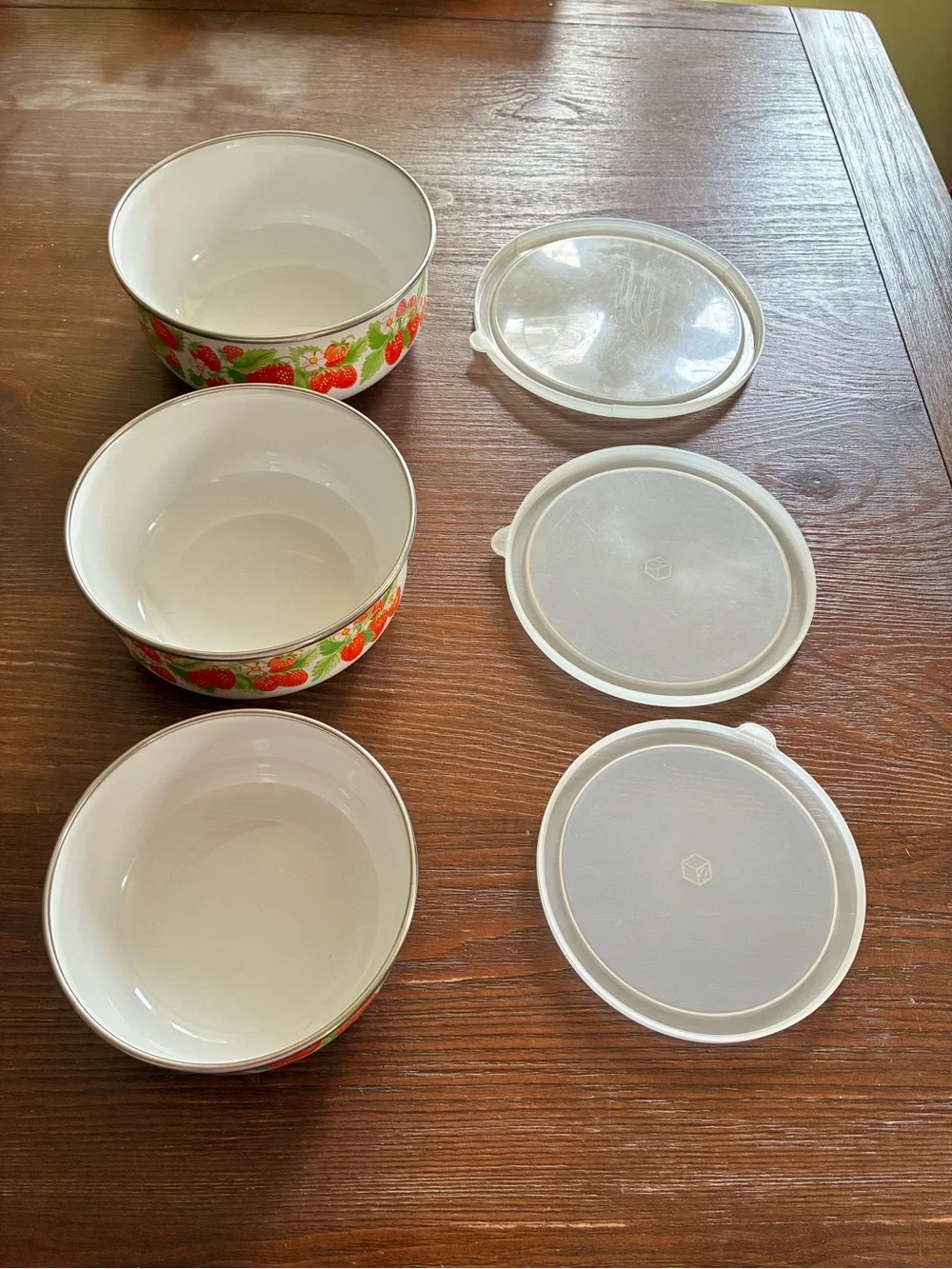 Strawberry Kobe Cottagecore Storage nesting Bowls with Lids - Set of 3
